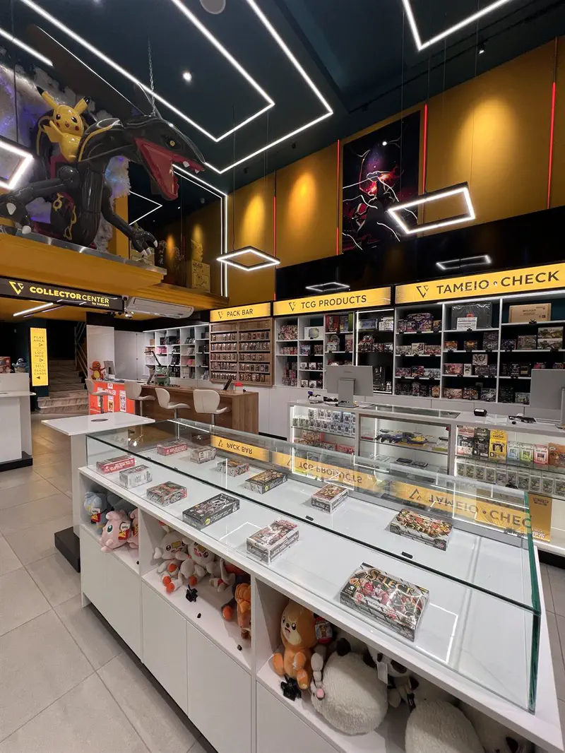 Ο χώρος του Collector Center στο Χαλάνδρι — Pack Bar και προθήκες TCG